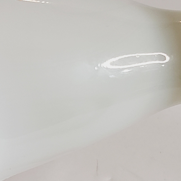 Vintage MCM Fenton Milk Glass Amber Gold Crest Ruffled Pedestal Vase - Picture 7 of 13